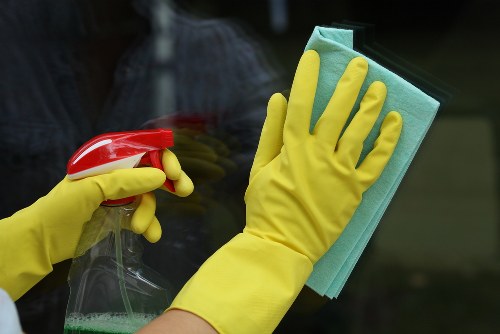 Professional Airbnb turnover cleaning in an Elephant and Castle apartment building