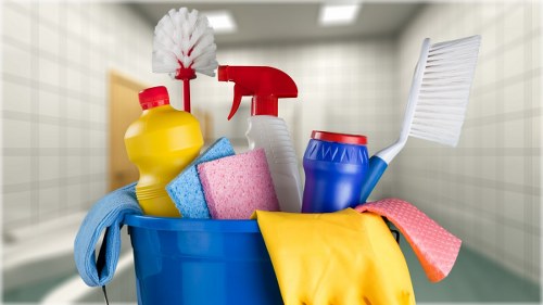 Cleaner Elephantandcastle staff working safely with protective equipment