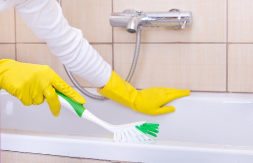 Local hard floor cleaning service working in a modern Elephantandcastle apartment